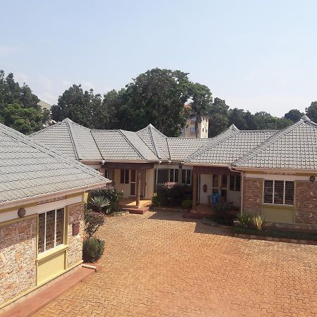 Prestige Resort Cottages Entebbe Eksteriør billede